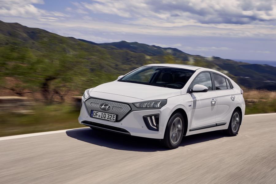 Hyundai IONIQ electric (AE) 2019 года  (WW) (фото 1 из 44)